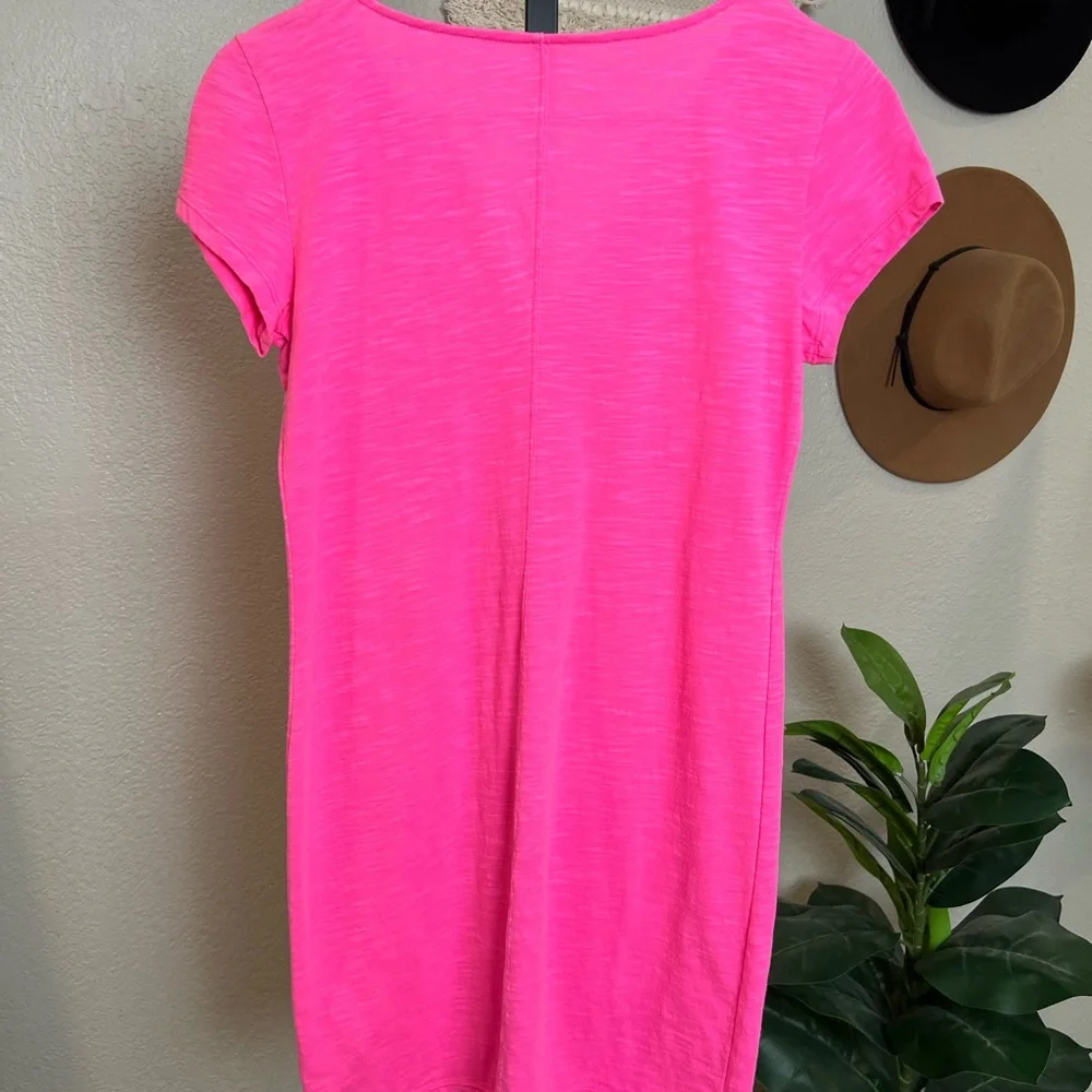Lilly Pulitzer Pink Brewster T-shirt Dress with White Embroidery XS - Picture 4 of 4